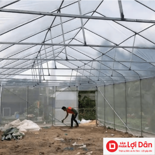 man nha kinh tren da lat