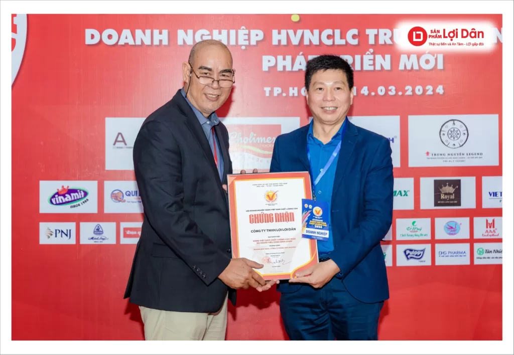 Mr Trần Vĩ Dân - CEO, Công ty TNHH Lợi Lợi Dân nhận chứng nhận Hàng Việt Nam chất lượng cao do người tiêu dùng bình chọn năm 2024 